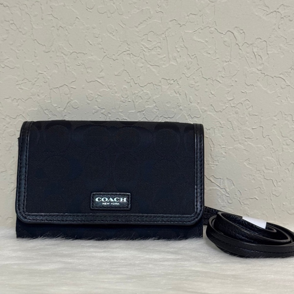 Coach Avery Small Signature Crossbody
